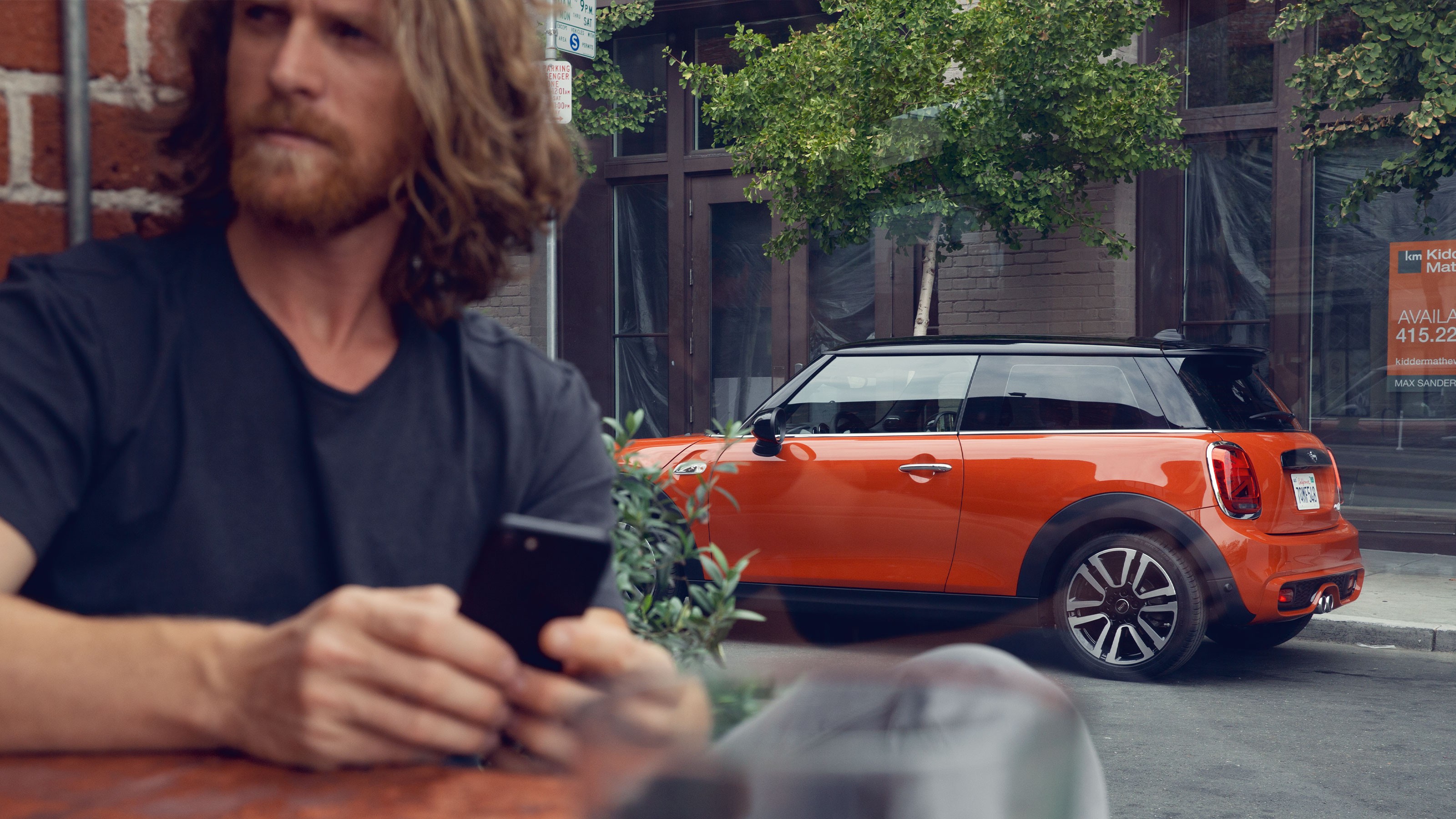 Η ΜΙΝΙ ΣΤΑ SOCIAL